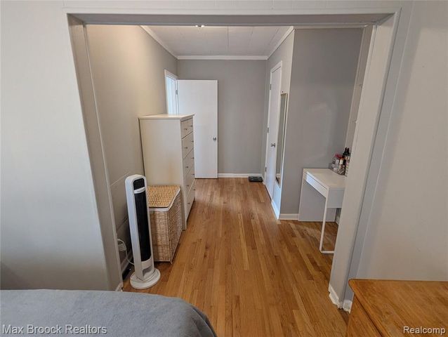 6227 Clarkston Road, Clarkston, MI 48346