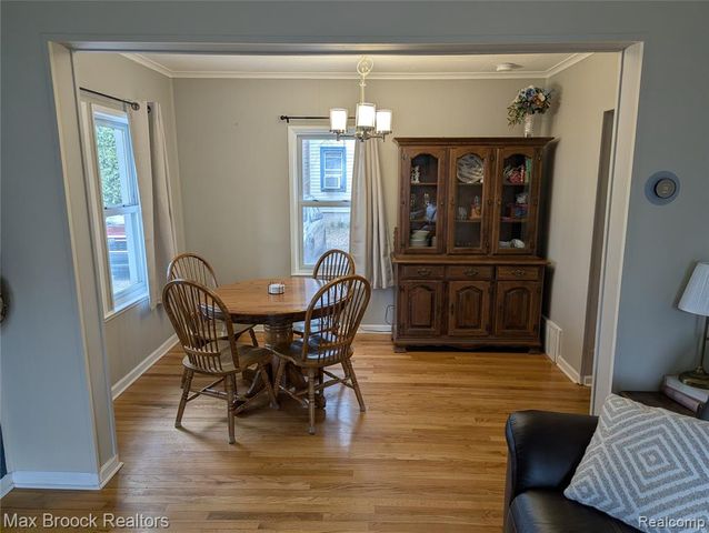 6227 Clarkston Road, Clarkston, MI 48346