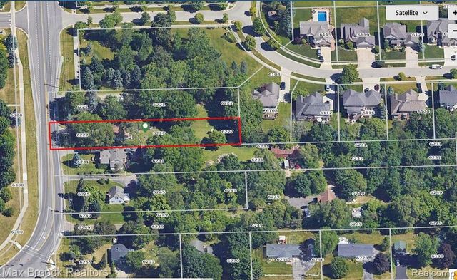 6227 Clarkston Road, Clarkston, MI 48346