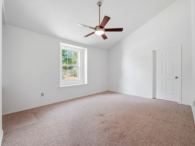 154 N Fannin Dr, Kerrville, TX 78028