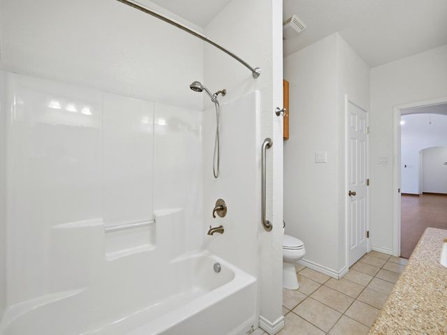 154 N Fannin Dr, Kerrville, TX 78028