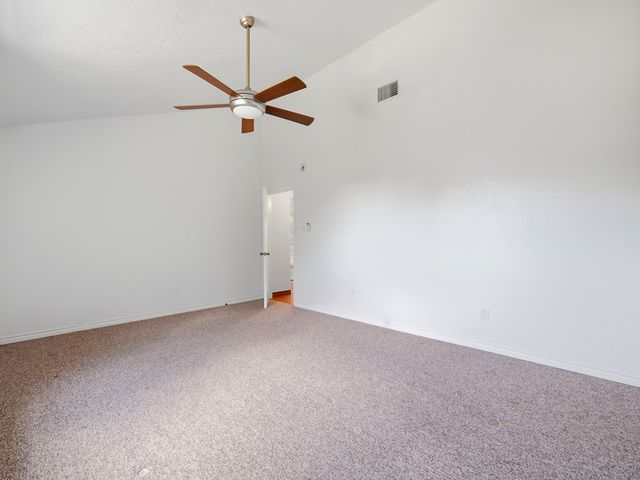 154 N Fannin Dr, Kerrville, TX 78028
