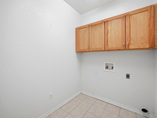 154 N Fannin Dr, Kerrville, TX 78028