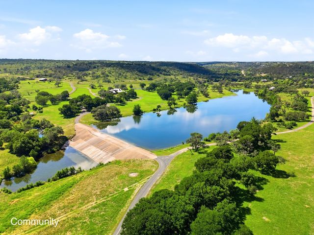 154 N Fannin Dr, Kerrville, TX 78028