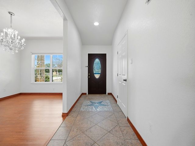 154 N Fannin Dr, Kerrville, TX 78028