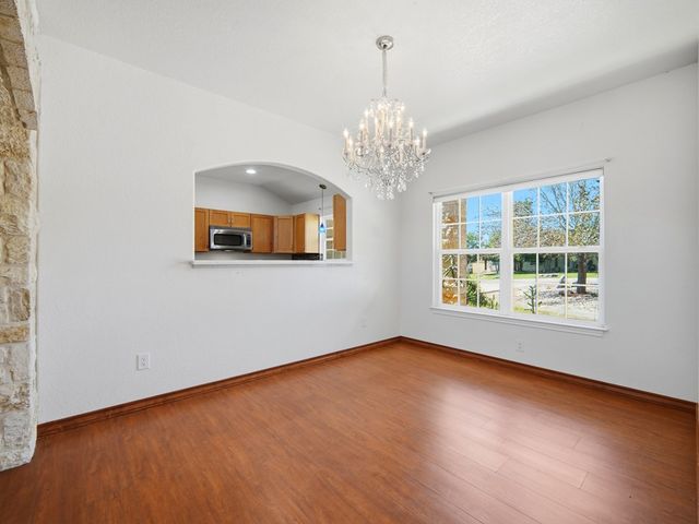 154 N Fannin Dr, Kerrville, TX 78028