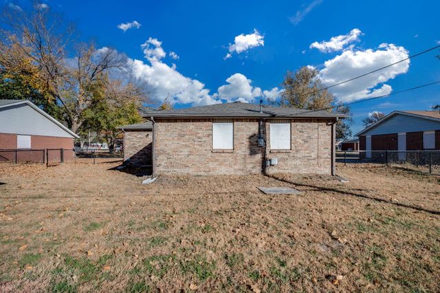 1507 E Catalina, Wichita, KS 67216