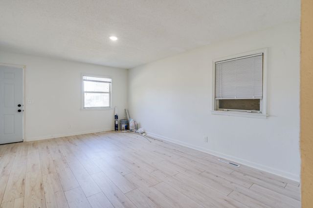 1507 E Catalina, Wichita, KS 67216