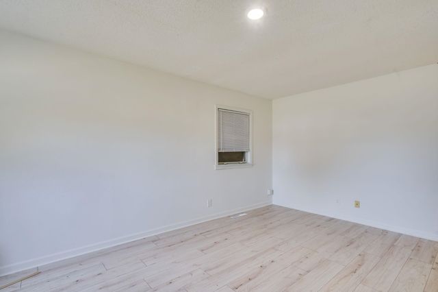 1507 E Catalina, Wichita, KS 67216