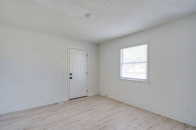 1507 E Catalina, Wichita, KS 67216