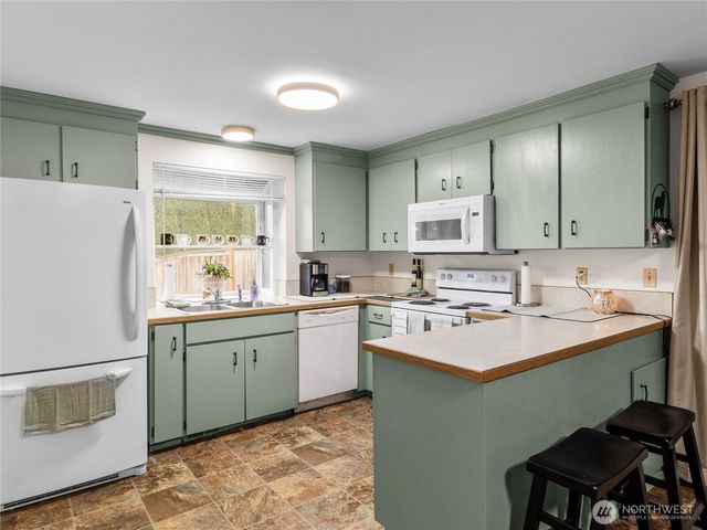 302 1st Avenue E, Pacific, WA 98047