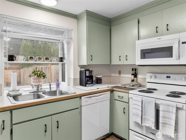 302 1st Avenue E, Pacific, WA 98047