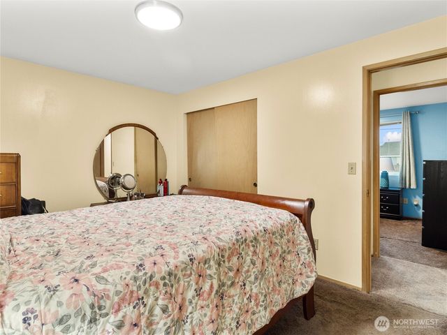 302 1st Avenue E, Pacific, WA 98047