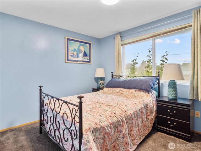 302 1st Avenue E, Pacific, WA 98047