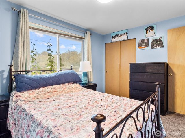 302 1st Avenue E, Pacific, WA 98047