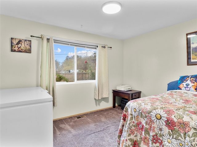 302 1st Avenue E, Pacific, WA 98047