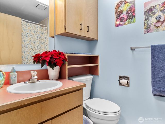 302 1st Avenue E, Pacific, WA 98047