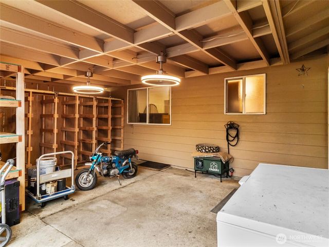 302 1st Avenue E, Pacific, WA 98047