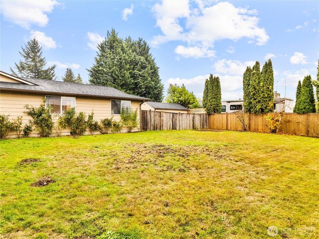 302 1st Avenue E, Pacific, WA 98047