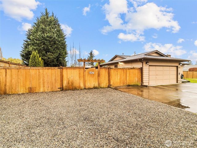 302 1st Avenue E, Pacific, WA 98047