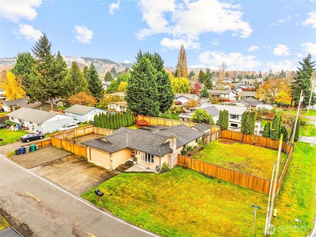 302 1st Avenue E, Pacific, WA 98047