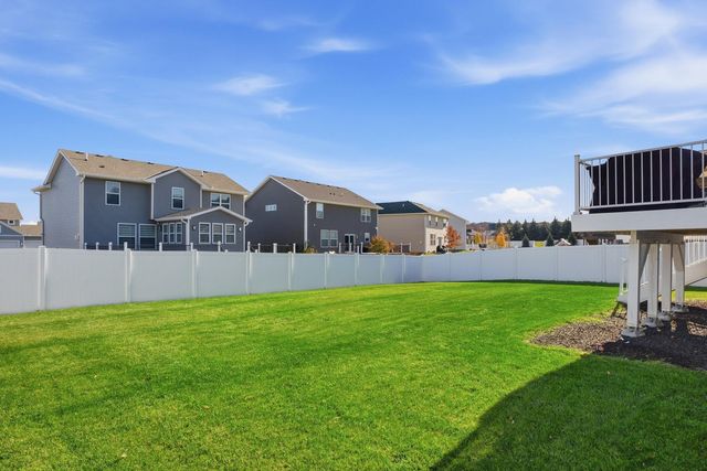 1955 Red Oak Path, Shakopee, MN 55379