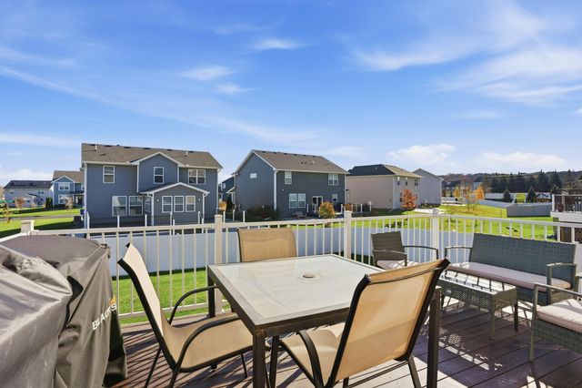 1955 Red Oak Path, Shakopee, MN 55379