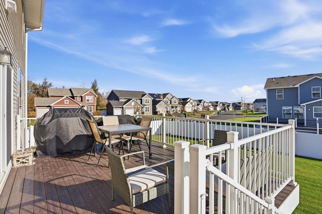 1955 Red Oak Path, Shakopee, MN 55379