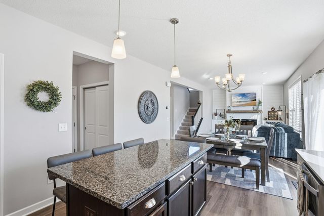 1955 Red Oak Path, Shakopee, MN 55379