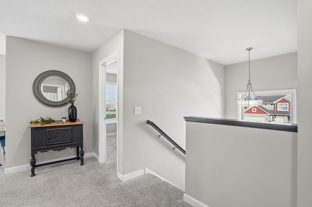 1955 Red Oak Path, Shakopee, MN 55379