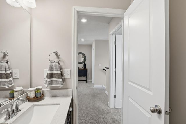 1955 Red Oak Path, Shakopee, MN 55379