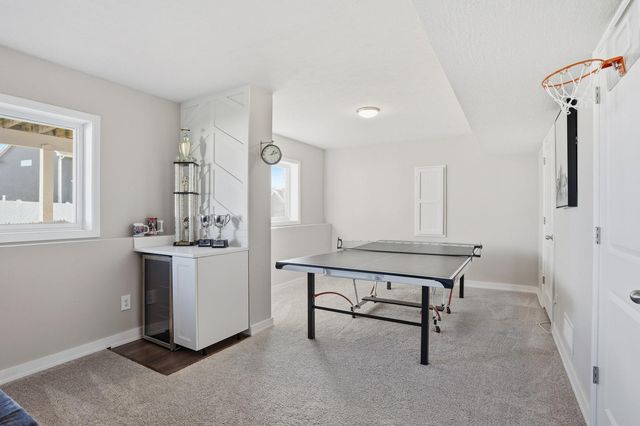 1955 Red Oak Path, Shakopee, MN 55379