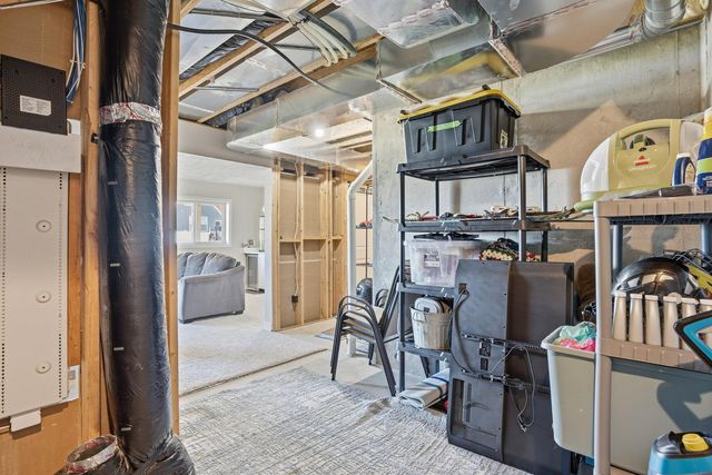 1955 Red Oak Path, Shakopee, MN 55379