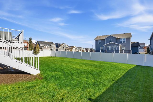 1955 Red Oak Path, Shakopee, MN 55379