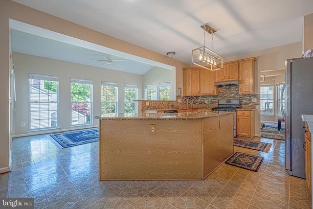 2 JAYMAR CT, Stafford, VA 22554