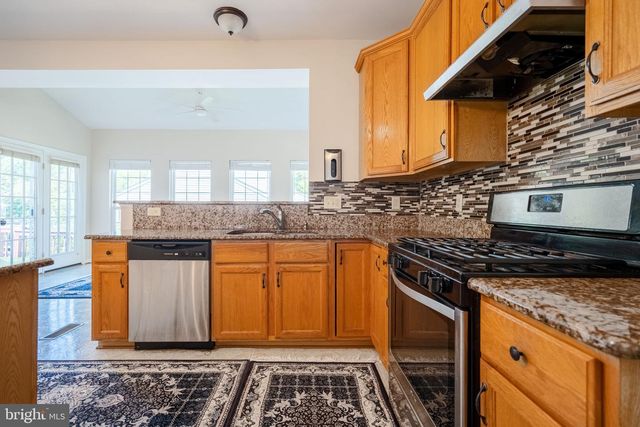 2 JAYMAR CT, Stafford, VA 22554