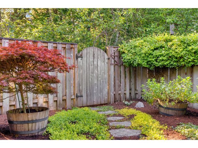 15198 Sw TANNER Ln, Beaverton, OR 97006