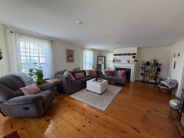 43 Post Road, Greenland, NH 03840