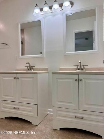 8250 LAKEMONT Drive, Jacksonville, FL 32216