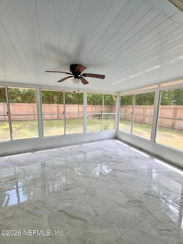 8250 LAKEMONT Drive, Jacksonville, FL 32216
