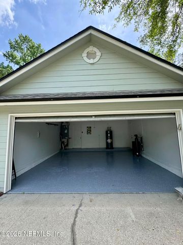 8250 LAKEMONT Drive, Jacksonville, FL 32216