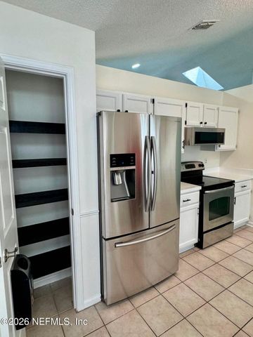 8250 LAKEMONT Drive, Jacksonville, FL 32216