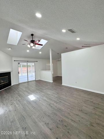 8250 LAKEMONT Drive, Jacksonville, FL 32216