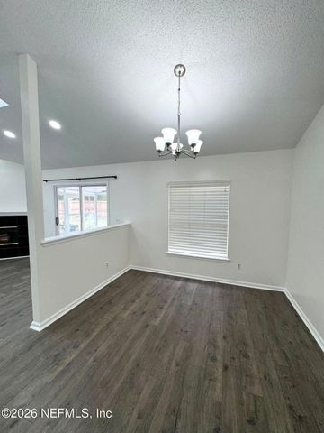 8250 LAKEMONT Drive, Jacksonville, FL 32216