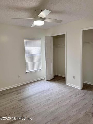 8250 LAKEMONT Drive, Jacksonville, FL 32216