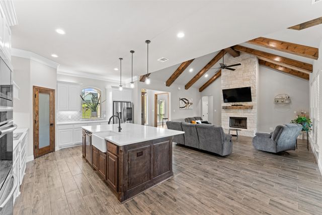 1055 Meadow Wood Terrace, Azle, TX 76020