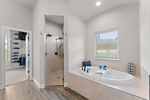 1055 Meadow Wood Terrace, Azle, TX 76020