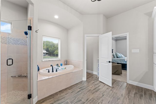 1055 Meadow Wood Terrace, Azle, TX 76020
