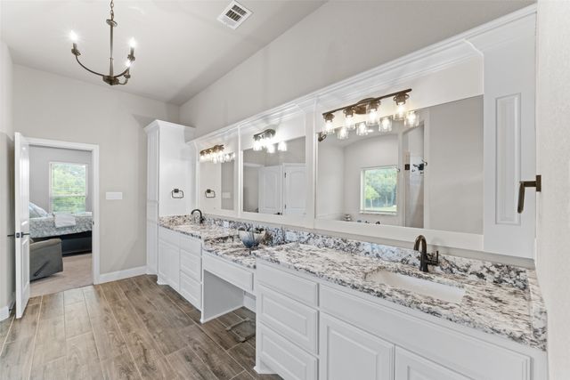 1055 Meadow Wood Terrace, Azle, TX 76020