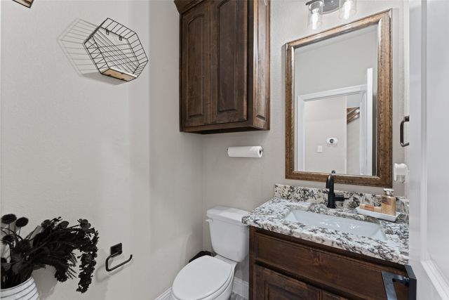 1055 Meadow Wood Terrace, Azle, TX 76020